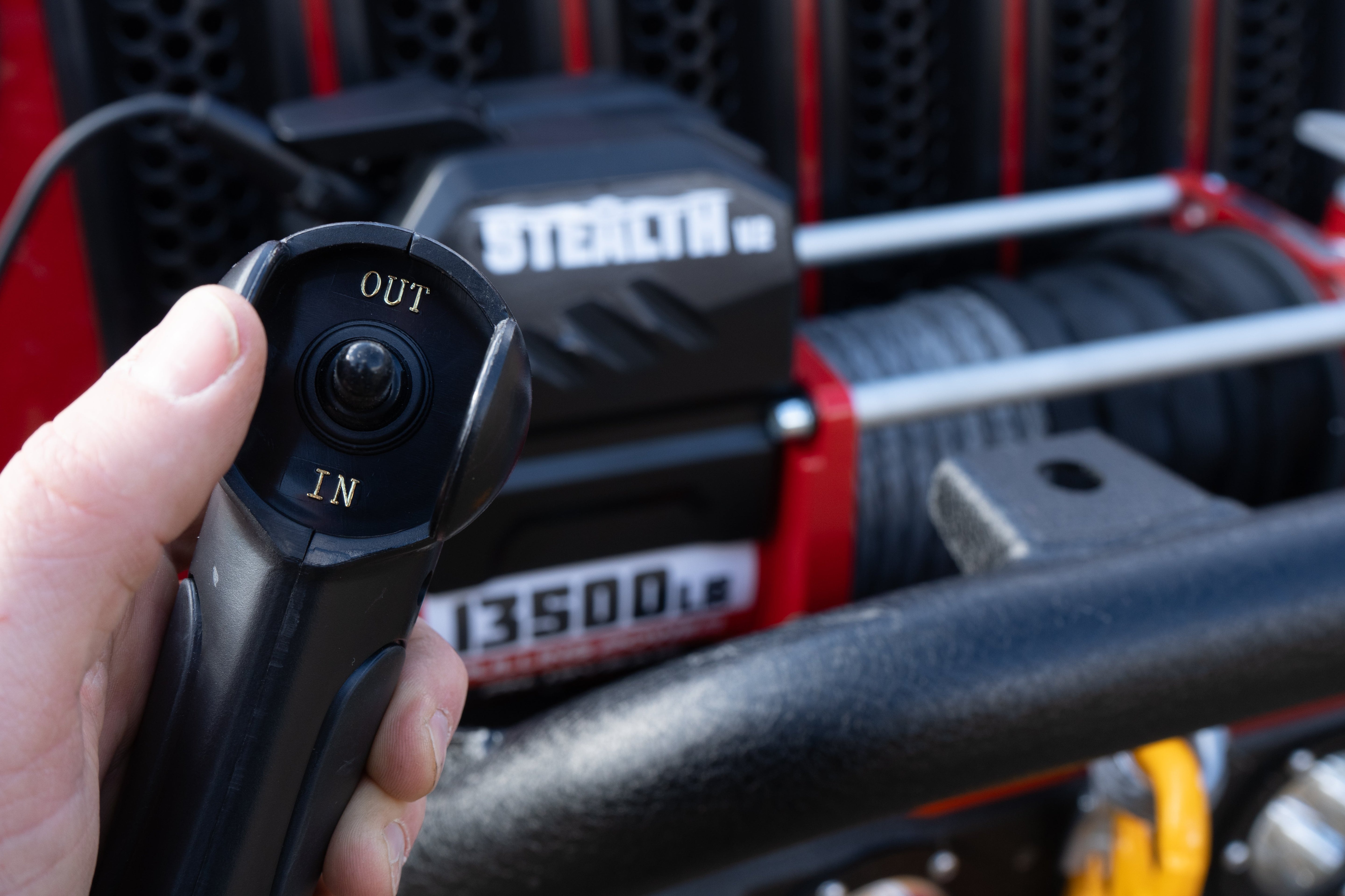 Stealth 13,500lb 12v Electric Winch - Synthetic Rope