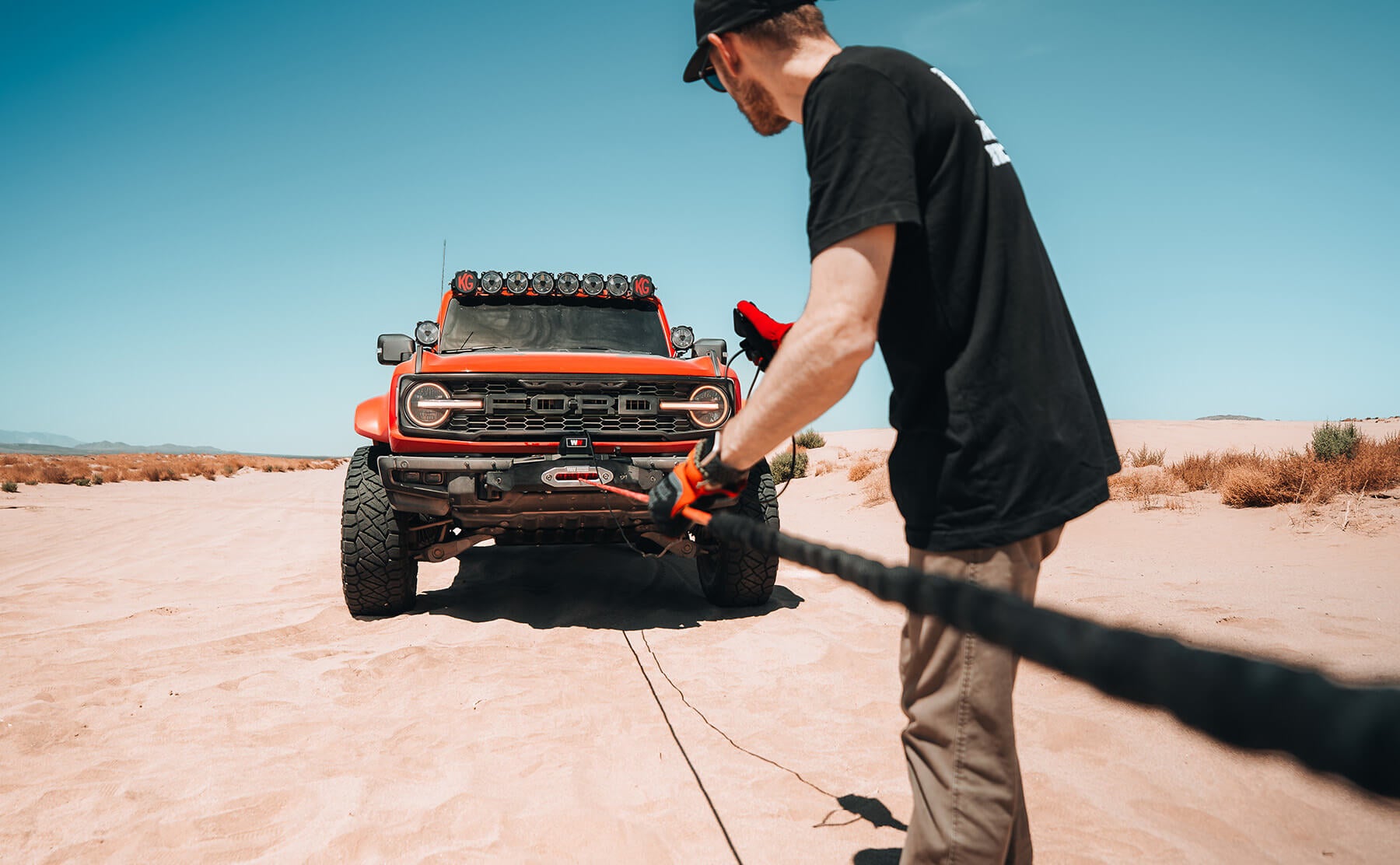 Sentinel 8,000lb Electric Winch - 12v Synthetic Rope